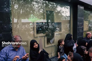 عکس‌هایی از مراسم تشییع پیکر شهدای خدمت در مشهد (۱)