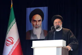 رئیس&zwnj;جمهور در جمع مردم یزد: کسانی که نمی&zwnj;خواهند قطار پیشرفت کشور حرکت کند، این آرزو را به گور خواهند برد+ فیلم