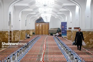 مراسم افطاری در حرم امام‌رضا(ع)
