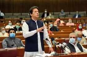 عمران خان موقتا ماندگار شد