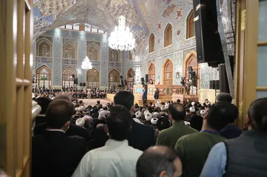 حضور و سخنرانی رهبر انقلاب در اجتماع زائران و مجاوران حرم مطهر رضوی- ۳