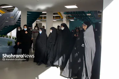 بازدید معاون رییس جهمور در امور زنان و خانواده از کارخانه نوآوری مشهد
