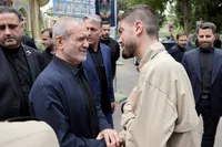 رئیس‌جمهور در جمع سوگواران چهلم رهبر شهید انقلاب حضور یافت