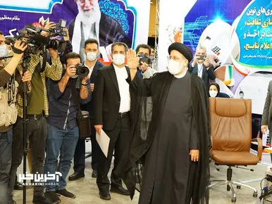 تصاویری از لحظه ثبت نام رئیس جمهور شهید در انتخابات ریاست جمهوری ۱۴۰۰