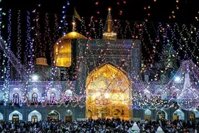 اقامه نماز جعفر طیار و قرائت دعای سمات در حرم مطهر امام رضا(ع) برای تعجیل امر فرج