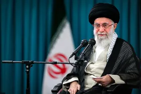 رهبر انقلاب: اعتراض&zwnj;های جامعه کارگری، بجاست| ۲۰ سال پیش گفتم که با اژدهای هفت&zwnj;سر فساد باید مبارزه کرد+ فیلم و عکس