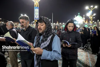مراسم احیاء شب ۱۹ ماه رمضان در حرم مطهر رضوی