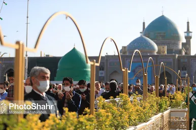 اقامه نماز عید سعید فطر در حرم مطهر امام رضا(ع)