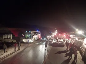 ۱۲ مجروح در تصادف ۳ خودرو&nbsp;سواری در جاده قدیم مشهد به نیشابور + تصاویر