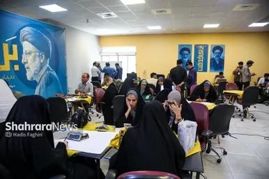 گزارش تصویری | رویداد تولید پوستر و اکران شهری «برای خدمت»