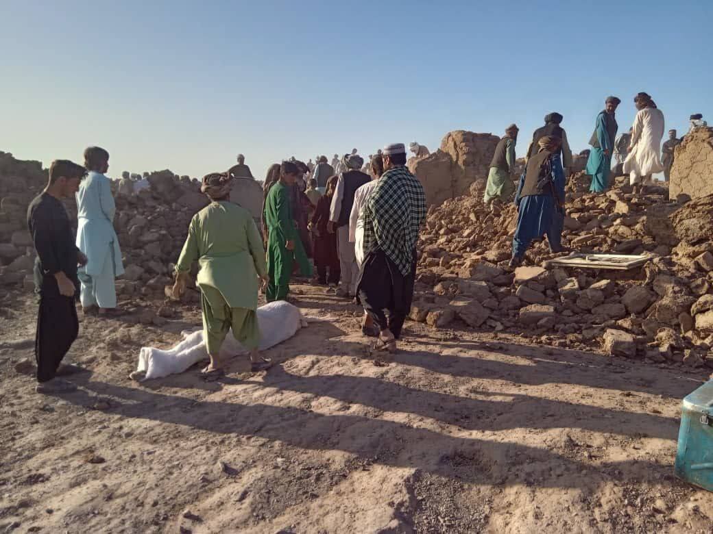 زلزله افغانستان تاکنون جان ۳۲۰ نفر را گرفت + تصاویر