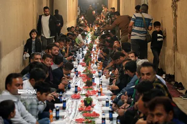افطاری در کوچه گلچینان یزد