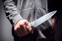 ویدئو | حمله اراذل و اوباش قمه‌به‌دست به یک شهروند