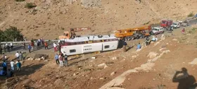 علت حادثه برای اتوبوس خبرنگاران در نقده و سرباز معلم ها در دهشیر مشخص شد + فیلم