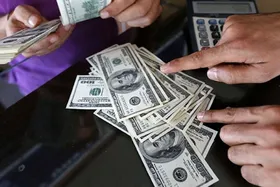 مسیر پیش&zwnj;رو، سیاست تثبیت نرخ ارز یا افزایش آن؟