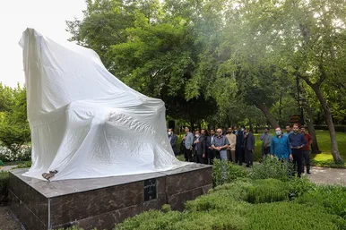 رونمایی از مجسمه « رستم و سهراب »