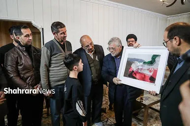 گزارش تصویری | دیدار شهردار مشهد با خانواده شهید غلامی از شهدای شهرداری در حمله اغتشاشگران
