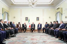 پزشکیان در دیدار عیدانه با مدیران و کارگزاران کشوری و لشکری: عزم دولت حل مشکلات معیشتی مردم است
