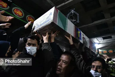 مراسم تدفین پیکر مطهر سه شهید گمنام در میدان شهدا مشهد