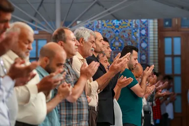 نماز عید قربان در حرم مطهر رضوی