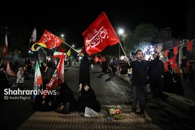 گزارش تصویری | مردم مشهد همچنان پای کار انقلاب