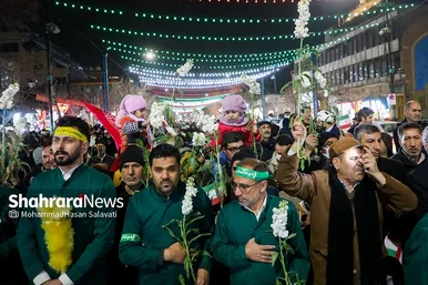 گلباران حرم مطهر رضوی در شب میلاد جوادالائمه (ع)