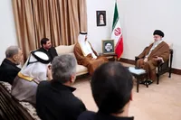 رهبر انقلاب در دیدار امیر قطر: از دست دادن رئیس جمهور جامع‌الاطراف سخت است اما حرکت کشور هیچ تغییر نمی‌کند
