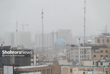 هجوم ریزگرد‌ها به آسمان مشهد (۴ شهریور ۱۴۰۲)