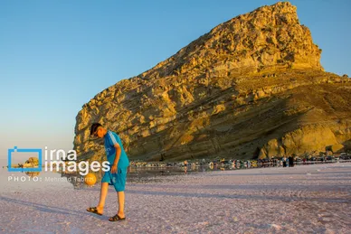 گزارش تصویری | بازگشت گردشگران به دریاچه ارومیه