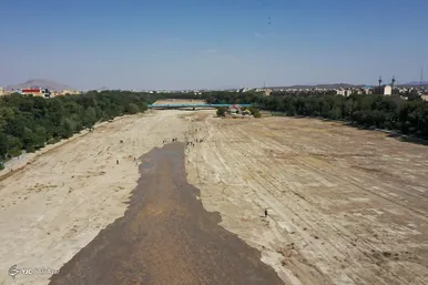 جاری شدن آب در زاینده رود