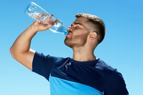 چه مقدار آب برای سلامت کلیه&zwnj;ها لازم است؟