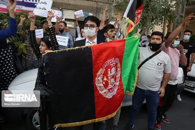 تجمع افغانستانی‌های مقیم تهران و مشهد در مقابل کنسولگری پاکستان