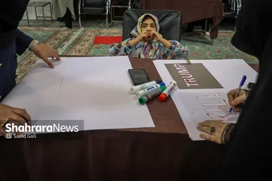 گزارش تصویری | پویش مردمی پلاکاردنویسی «باید برخاست»