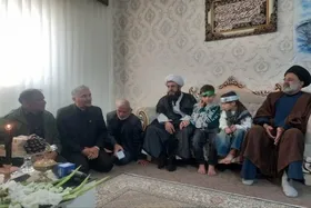 ابلاغ پیام رهبر انقلاب توسط نماینده ولی&zwnj;فقیه در بنیاد شهید به خانواده&zwnj;های شهیدان اشرفی، فاتحی و ملکی