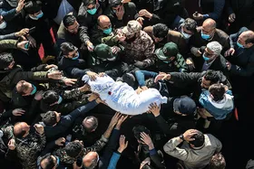 پیکر ۳ شهید گمنام دفاع&zwnj;مقدس در استانداری خراسان رضوی و پادگان شهید برونسی مشهد به خاک سپرده شد