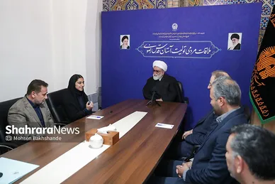 گزارش تصویری | دیدار تولیت آستان قدس رضوی با سارا دیدار بازیکن تیم ملی فوتبال ایران