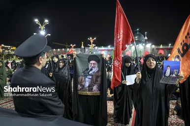 گزارش تصویری | شب چهارم مراسم بزرگداشت رهبر شهید انقلاب اسلامی در حرم مطهر رضوی