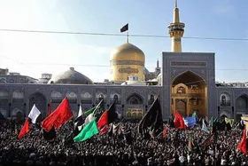 مراسم عزاداری شب شهادت امام سجاد (ع) در حرم رضوی برگزار شد