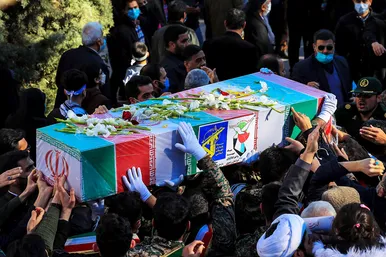 تشییع و خاکسپاری پیکر ۲ شهید گمنام دفاع مقدس در مشهد