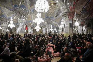 مراسم احیاء شب ۱۹ ماه رمضان در حرم مطهر رضوی