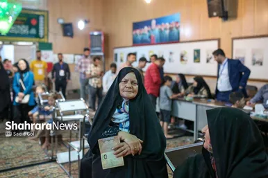 عکس‌هایی از دور دوم انتخابات ریاست جمهوری در مشهد (۴)