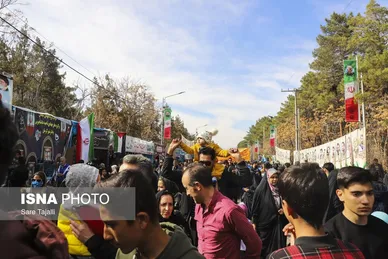 عکس‌هایی از مراسم سالگرد شهادت حاج قاسم سلیمانی در گلزار شهدای کرمان