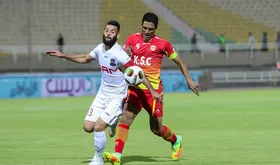 درگیری بازیکنان نساجی و فولاد با شیطنت توپ&zwnj;جمع&zwnj;کن!+ ویدئو
