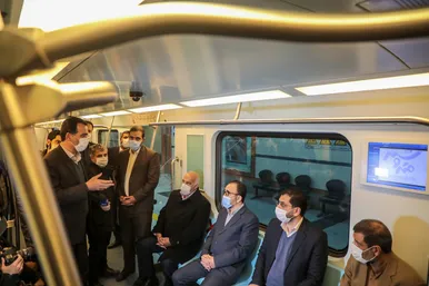 بازدید استاندار خراسان رضوی و شهردار مشهد از خطوط قطارشهری مشهد