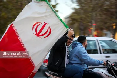 شادی مردم مشهد بعد از برد تیم ملی ایران