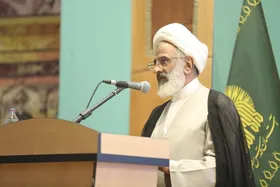 نماینده ولی&zwnj;فقیه در سپاه: یک مسئول در نظام ولایی وظیفه هدایت و راهبری جامعه را دارد