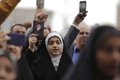 حضور و سخنرانی رهبر انقلاب در اجتماع زائران و مجاوران حرم مطهر رضوی- ۲