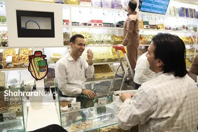 گزارش تصویری | حال‌وهوای بازار در شب‌های نزدیک به عید نوروز ۱۴۰۴