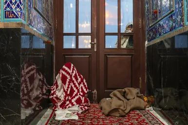 آیین معنوی اعتکاف در حرم امام رضا (ع)