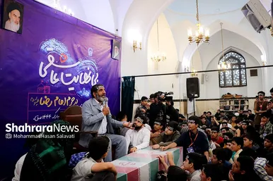 آخرین روز اعتکاف نوجوانان دهه هشتادی در حرم مطهر رضوی
